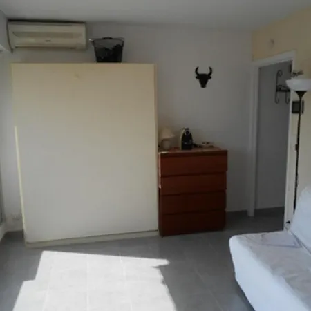 Climatise Pres De La Avec Piscine Et Parking, Port Camargue - Fr-1-731-101 *